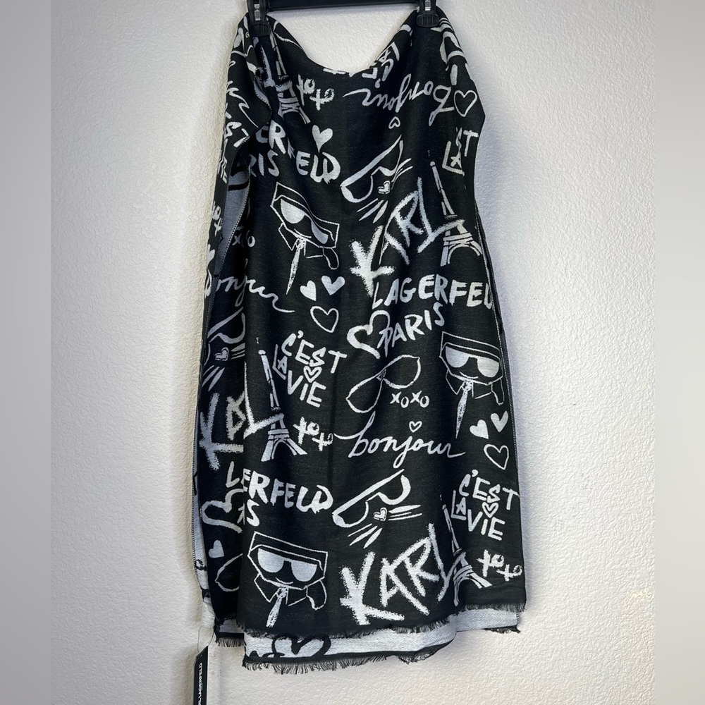 NWT Karl Lagerfeld Black Oversized Scarf